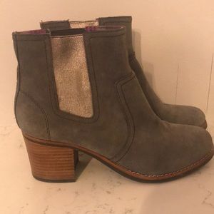 Sperry Grey suede bootie, NBW.